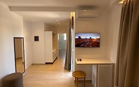 Xhonis Apartments