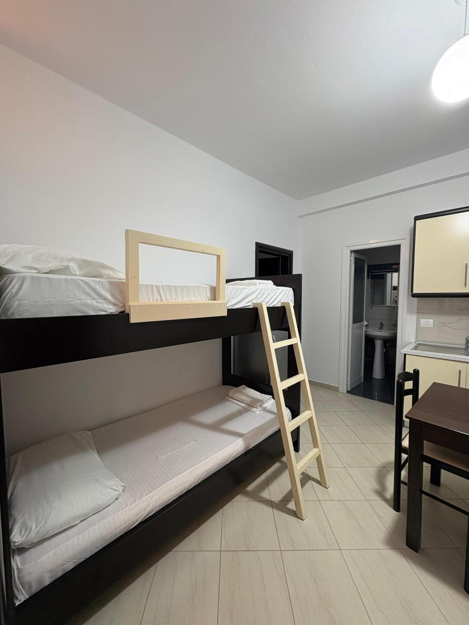 Xhonis Apartments Ksamil Exterior photo