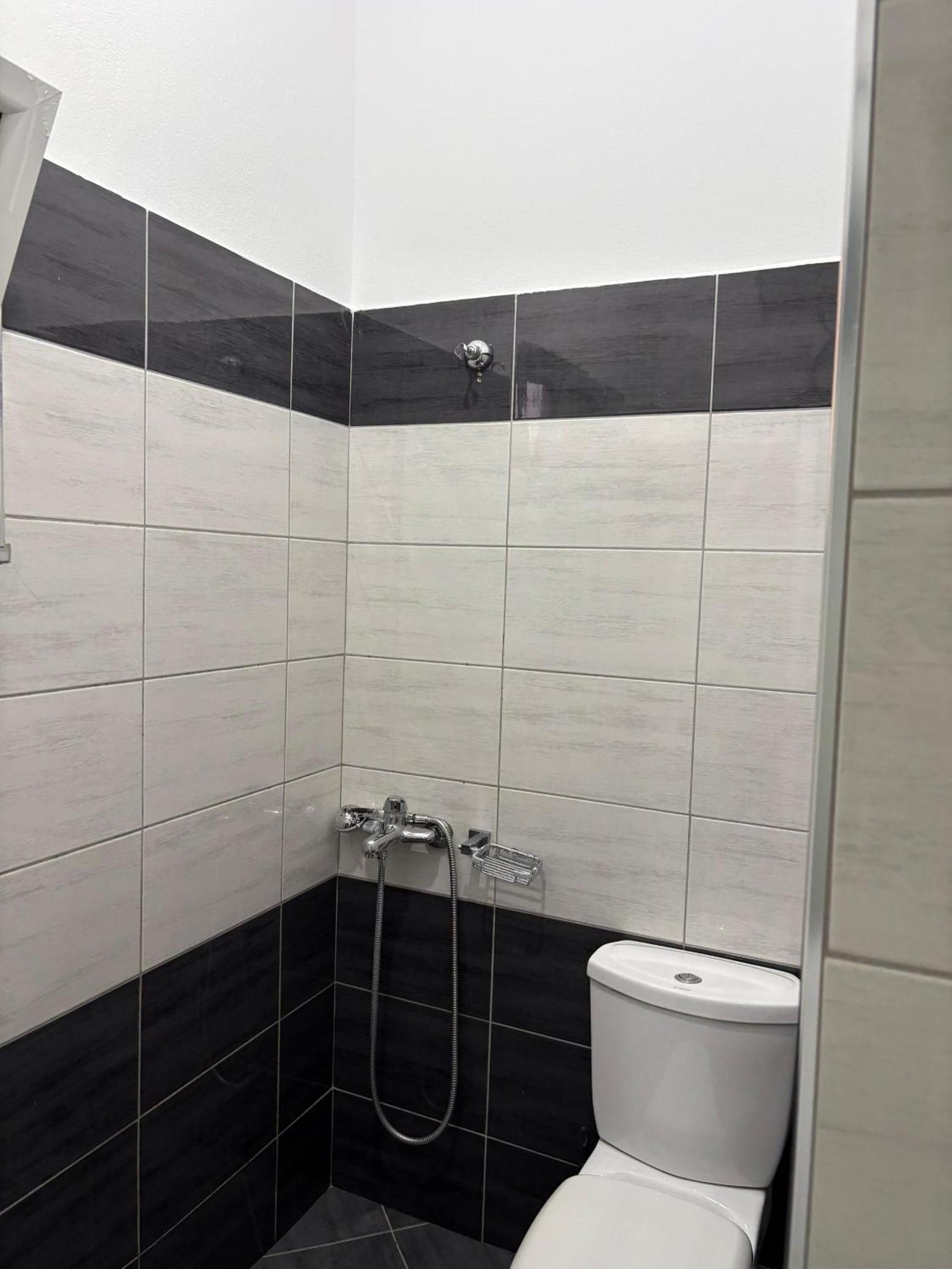 Xhonis Apartments Ksamil Exterior photo
